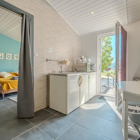 - Piscine Et Terrasse Appartement