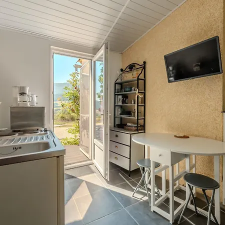 Avec Terrasse Privative * Mevouillon
