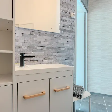 Appartement - Piscine Et Terrasse
